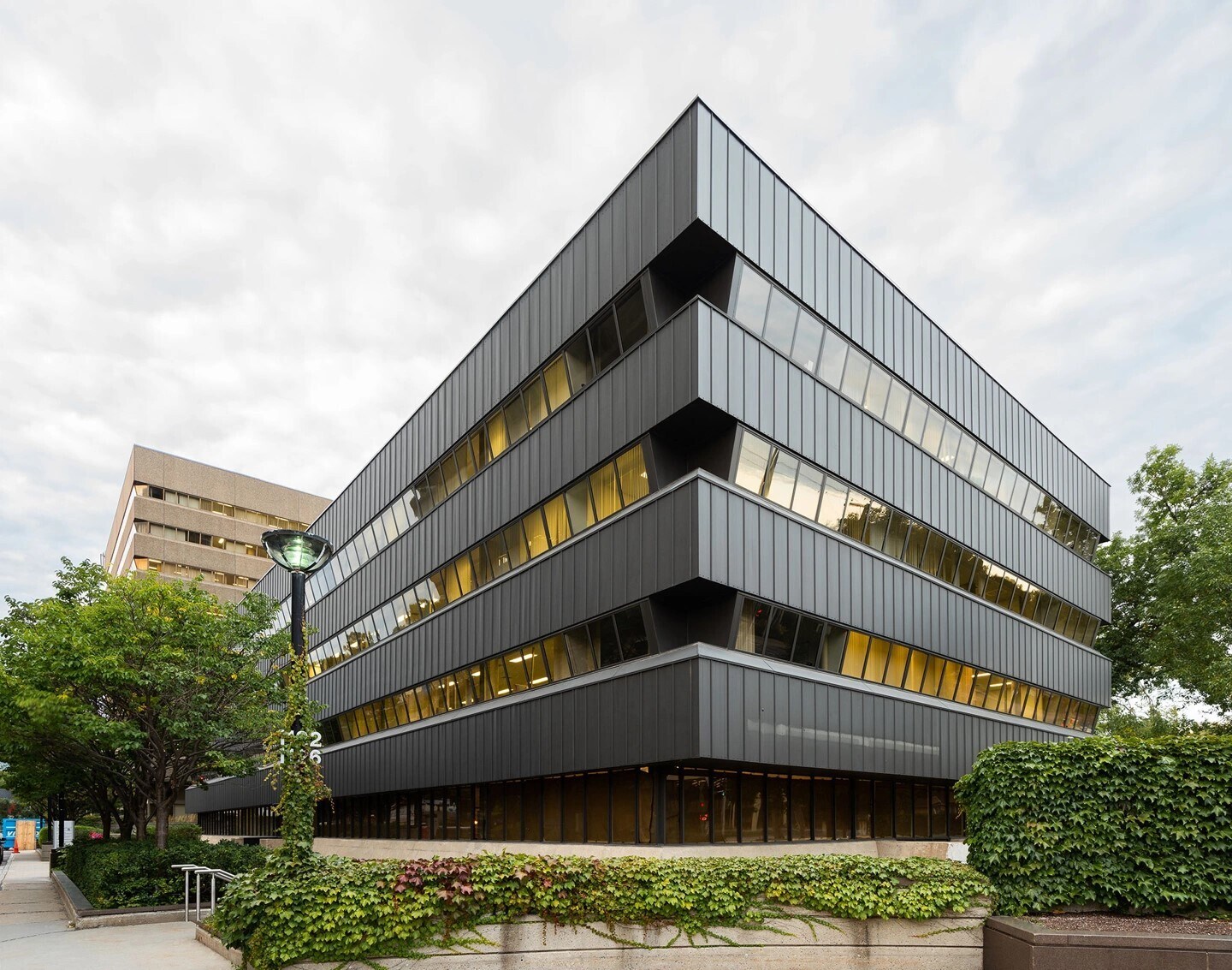 1122 Grande Allée O, Québec, QC à louer Photo principale– Image 1 sur 2