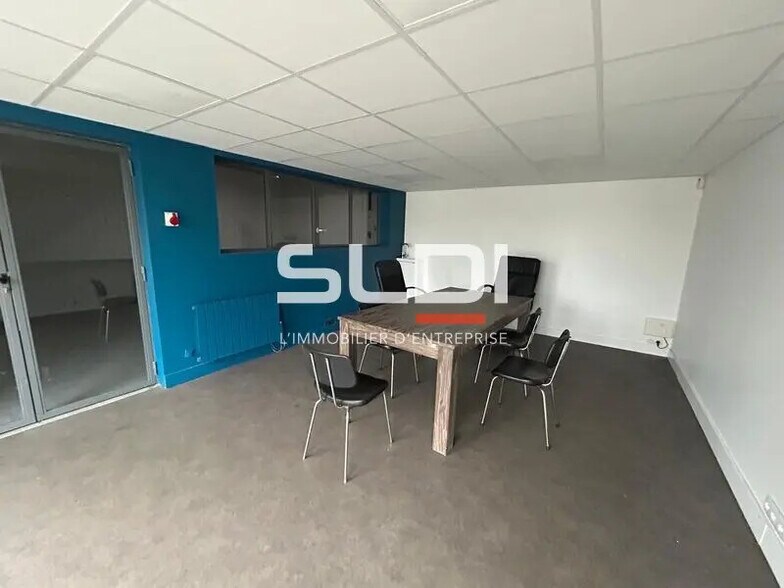Local d’activités dans CIVRIEUX-D'AZERGUES à louer - Photo intérieure – Image 2 sur 5