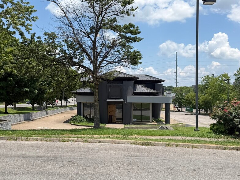 204 Largo Dr, Nashville, TN à vendre - Photo de l’immeuble – Image 2 sur 13