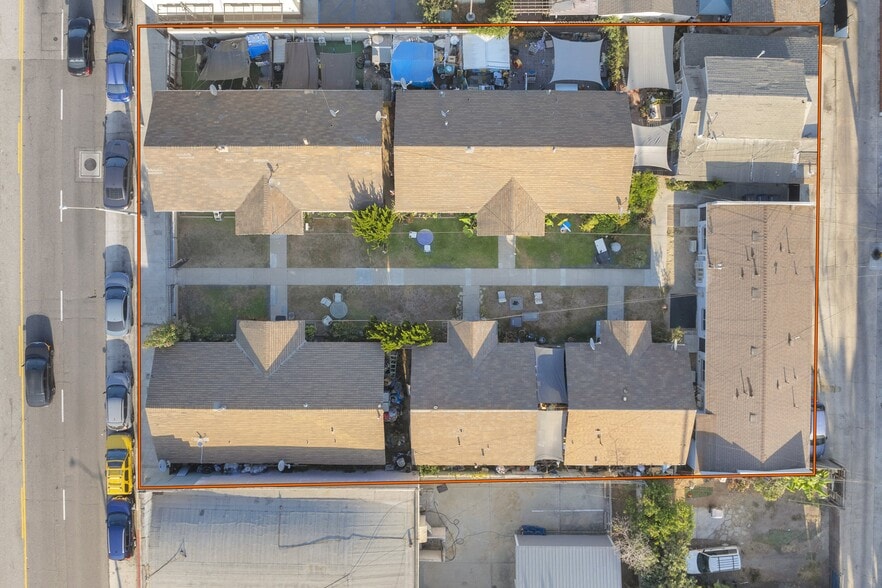 2516 E Anaheim St, Long Beach, CA à vendre - Photo de l’immeuble – Image 2 sur 8