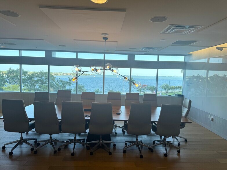 511 W Bay St, Tampa, FL à louer - Photo intérieure – Image 1 sur 7