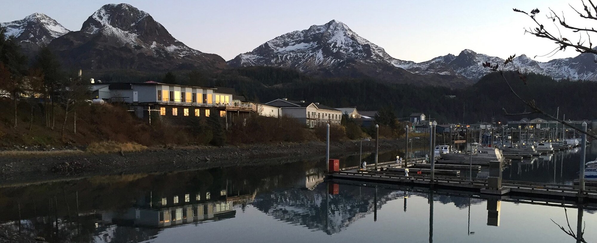 407 Railroad Ave, Cordova, AK à vendre Photo de l’immeuble– Image 1 sur 11