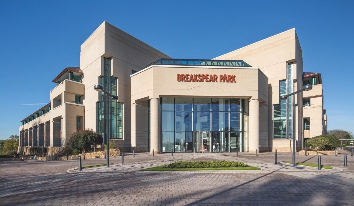 Breakspear Way, Hemel Hempstead à louer Photo de l’immeuble– Image 1 sur 17