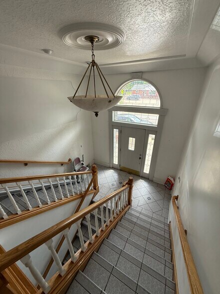 1511 Commerce St, Wellsburg, WV à louer - Photo de l’immeuble – Image 3 sur 11