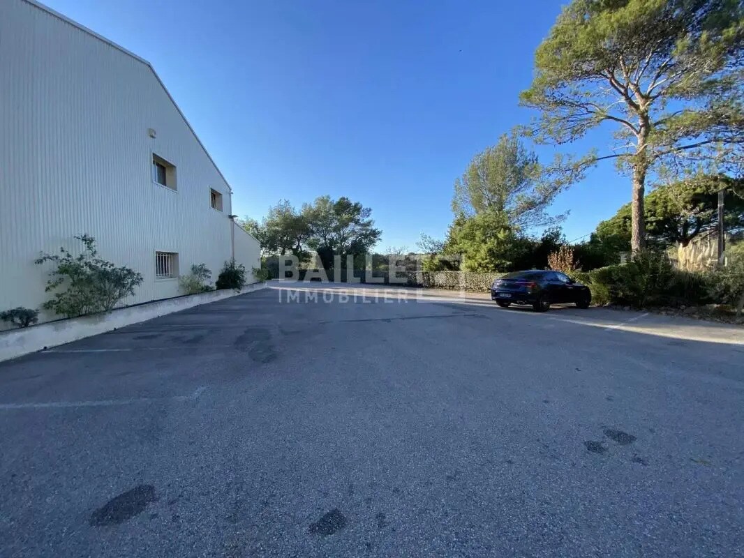 Industriel/Logistique dans Roquebrune-sur-Argens à vendre Photo de l’immeuble– Image 1 sur 8