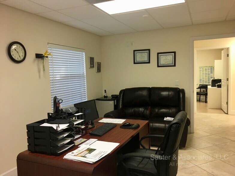 7000 54th Ave N, Saint Petersburg, FL à vendre - Photo de l’immeuble – Image 3 sur 24