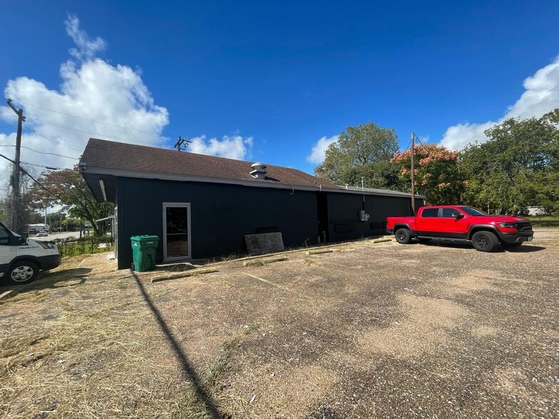 1916 Cedar Dr, La Marque, TX à louer - Photo de l’immeuble – Image 2 sur 78