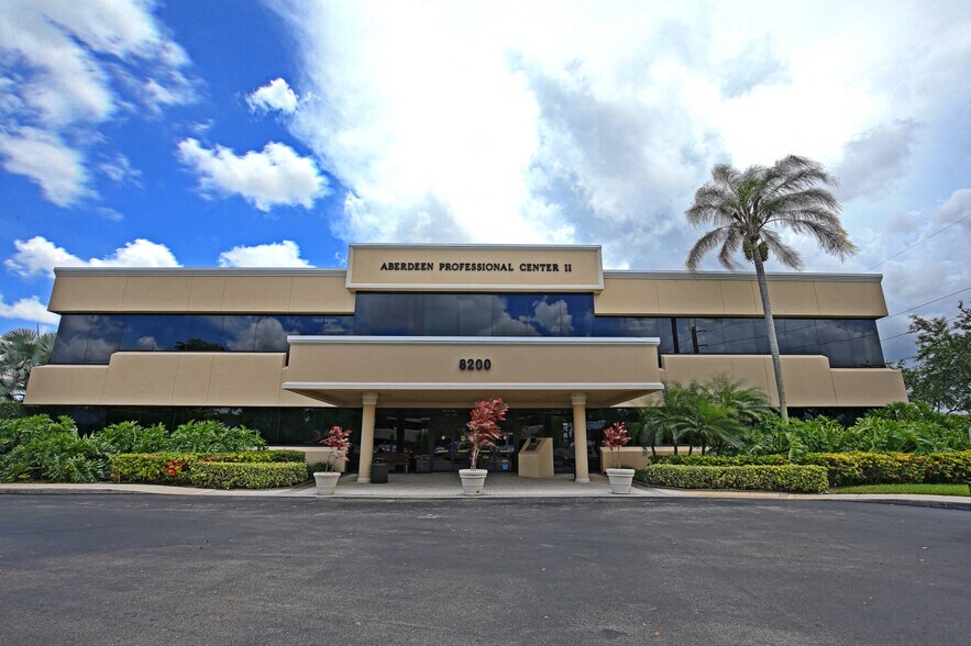 8188 S Jog Rd, Boynton Beach, FL à louer - Photo de l’immeuble – Image 3 sur 7