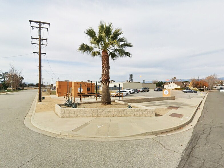 950 Calimesa Blvd, Calimesa, CA à vendre - Photo de l’immeuble – Image 3 sur 21