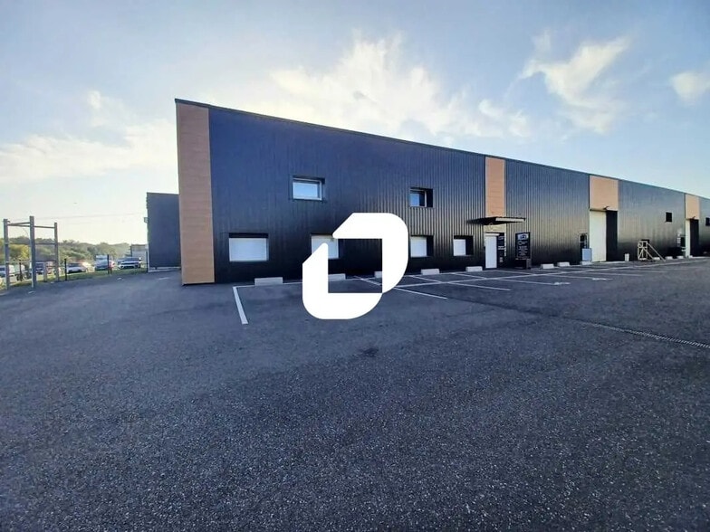 Local d’activités dans Yvrac à louer - Photo de l’immeuble – Image 1 sur 7