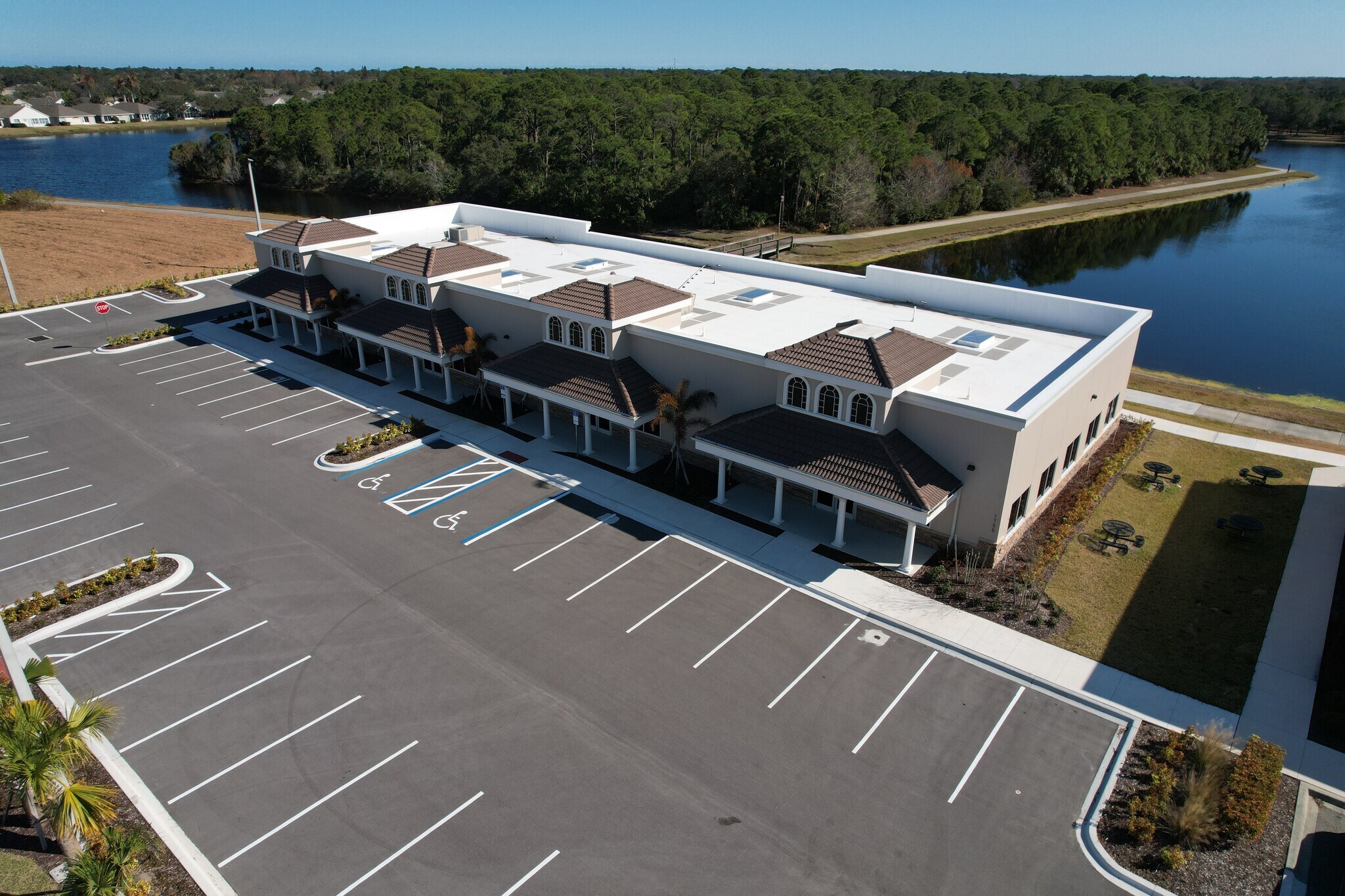 1755 Berglund Ln, Melbourne, FL à louer Photo de l’immeuble– Image 1 sur 8