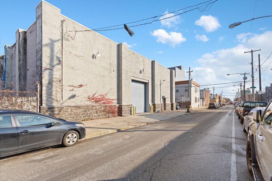 2415 Morris St, Philadelphia, PA à vendre - Photo de l’immeuble – Image 1 sur 27
