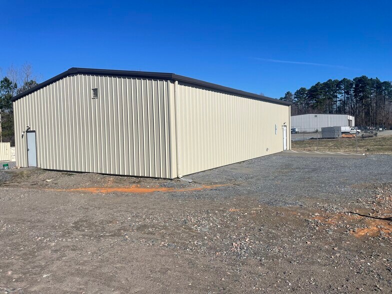 645 Bess Town Rd, Bessemer City, NC à louer - Photo de l’immeuble – Image 1 sur 15