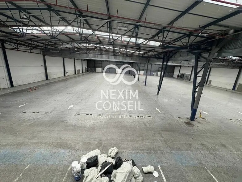 Industriel/Logistique dans Gennevilliers à louer - Photo de l’immeuble – Image 3 sur 12