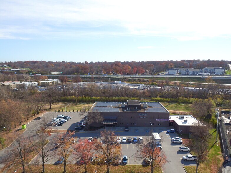 373 W 101st Ter, Kansas City, MO à louer - Photo principale – Image 1 sur 9