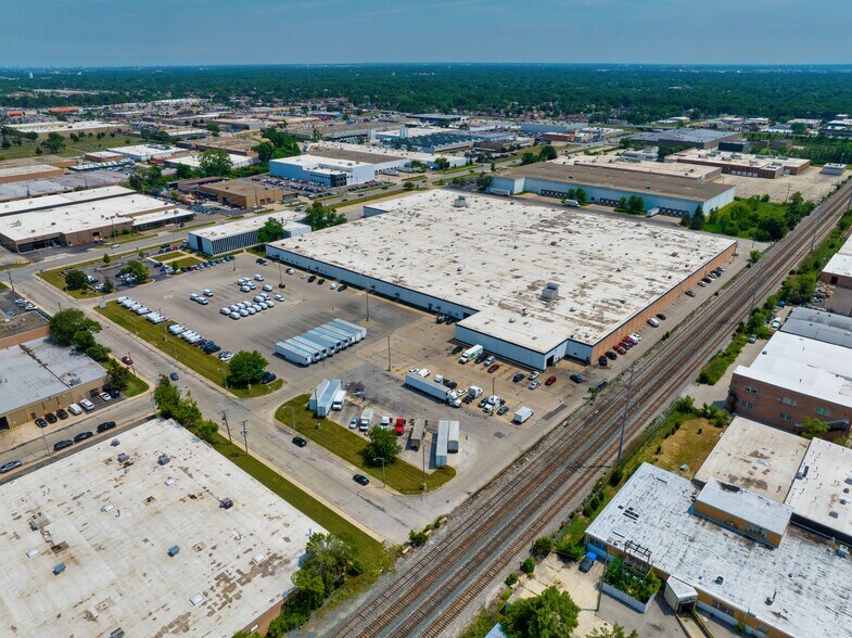 2600 S 25th Ave, Broadview, IL à louer - Photo de l’immeuble – Image 3 sur 31