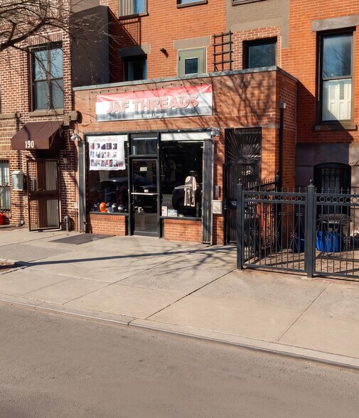188 Tompkins Ave, Brooklyn, NY à louer - Photo de l’immeuble – Image 2 sur 6