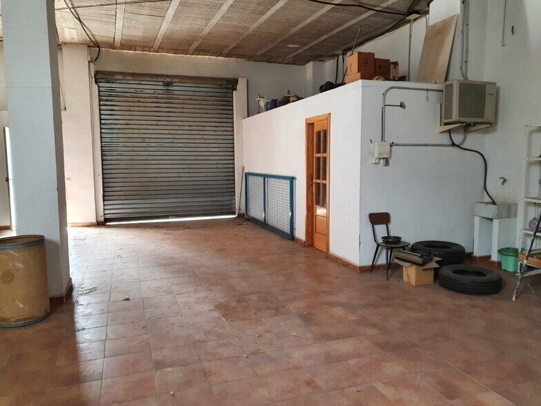 Local commercial dans La Pobla de Vallbona, Valencia à vendre - Photo de l’immeuble – Image 2 sur 5