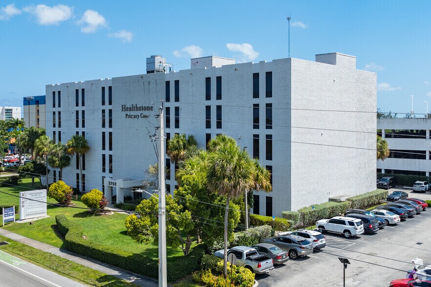 3700 Washington St, Hollywood, FL à louer - Photo principale – Image 1 sur 5