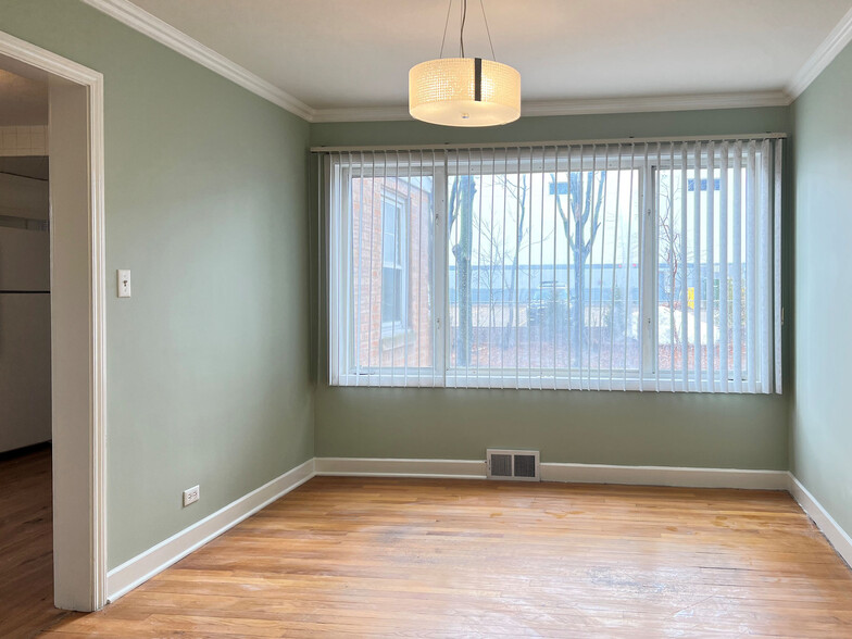 5421 Howard, Skokie, IL à louer - Photo intérieure – Image 2 sur 7