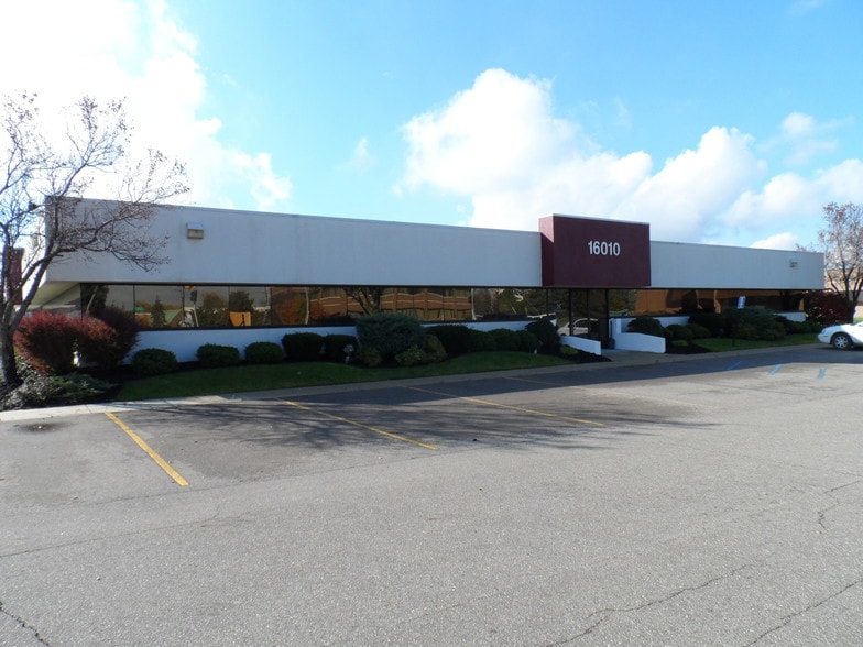16010 19 Mile Rd, Clinton Township, MI à vendre - Autre – Image 3 sur 7
