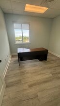 100 SW Albany Ave, Stuart, FL à louer Photo intérieure– Image 1 sur 1
