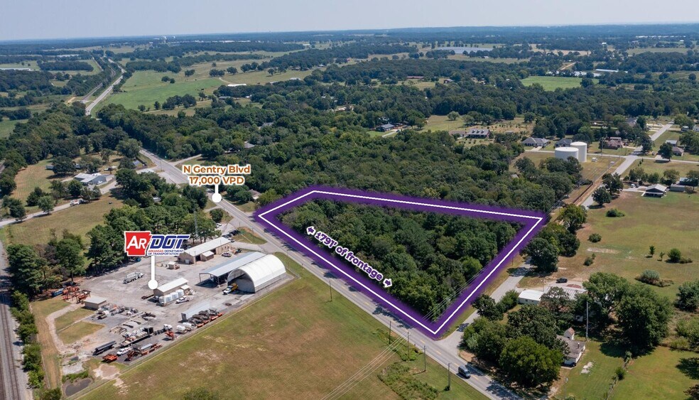 N Gentry Boulevard, Gentry, AR à vendre - Photo principale – Image 1 sur 2