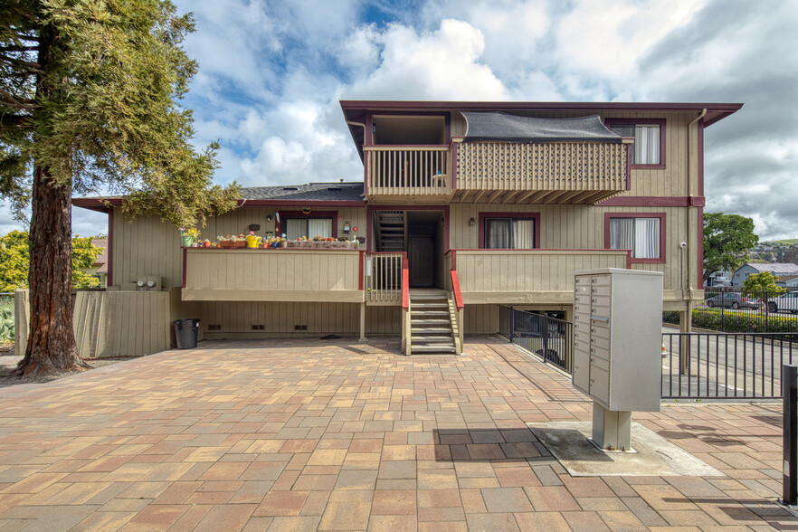 29405 Dixon St, Hayward, CA à vendre - Photo de l’immeuble – Image 3 sur 5