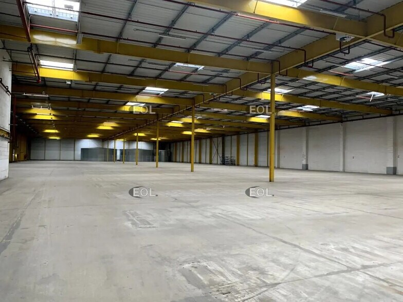 2-4 Rue Des Châtaigniers, Ormes à louer - Photo intérieure – Image 2 sur 4