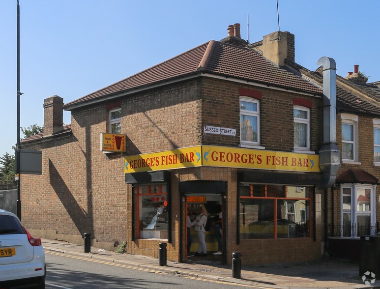 20 Prince Regent Ln, Londres à louer - Photo principale – Image 1 sur 16
