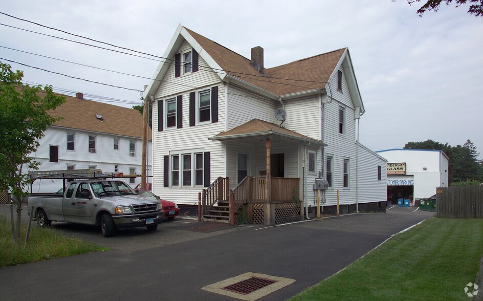 807 Campbell Ave, West Haven, CT à vendre - Photo de l’immeuble – Image 2 sur 9