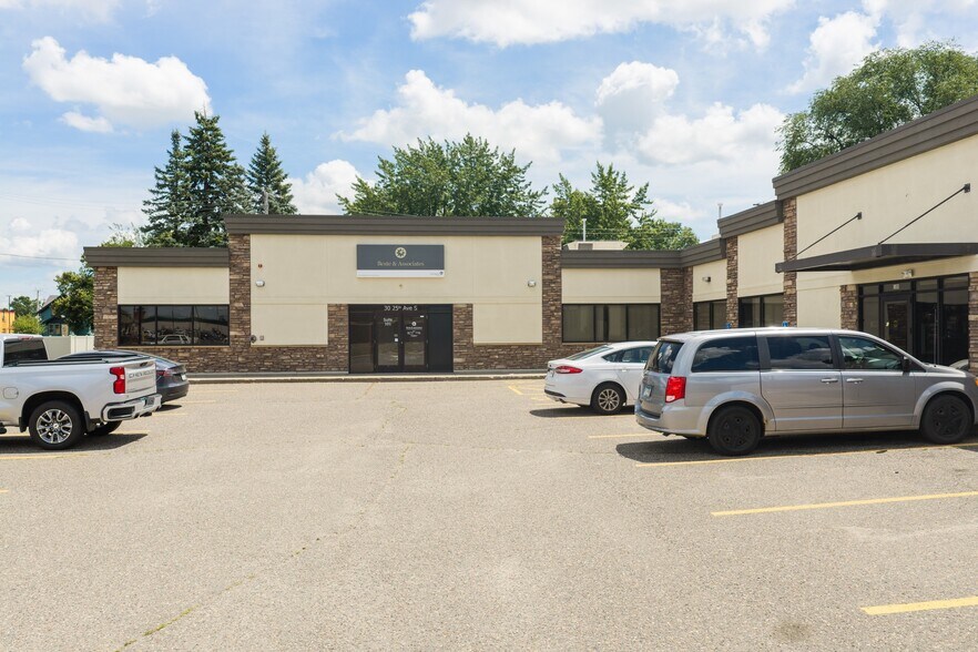 30 25th Ave S, Saint Cloud, MN à vendre - Photo de l’immeuble – Image 2 sur 30
