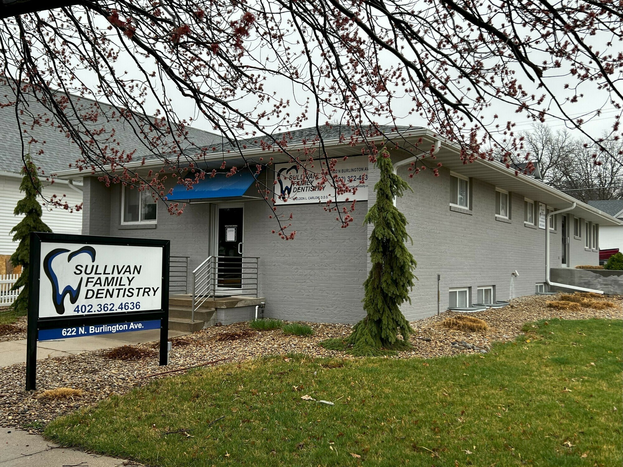 622 N Burlington Ave, York, NE à louer Photo principale– Image 1 sur 7
