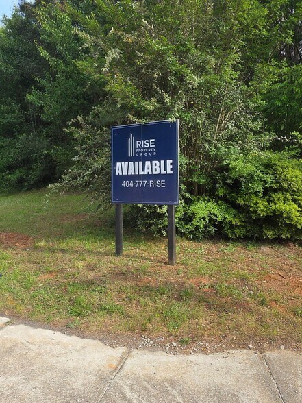 7129-7137 Covington Hwy, Lithonia, GA à vendre - Photo de l’immeuble – Image 2 sur 6