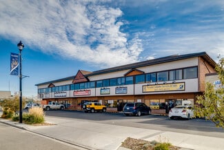 Plus de détails pour 205-213 3rd Ave, Strathmore, AB - Local commercial à louer
