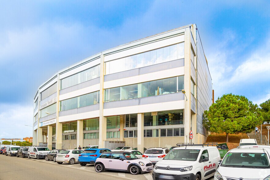 Industriel/Logistique dans Badalona, Barcelona à vendre - Photo de l’immeuble – Image 3 sur 3