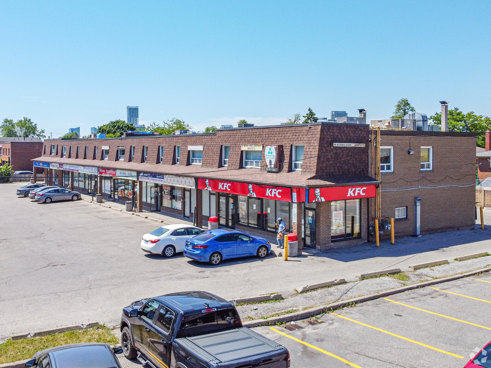 2752-2774 Victoria Park Ave, Toronto, ON à louer Photo principale– Image 1 sur 4