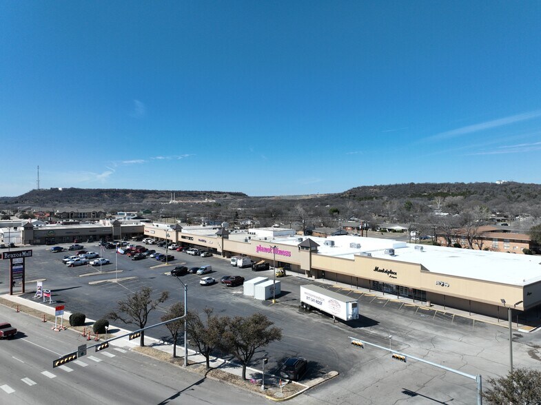 2801 Highway 180 E, Mineral Wells, TX à louer - Photo principale – Image 1 sur 3