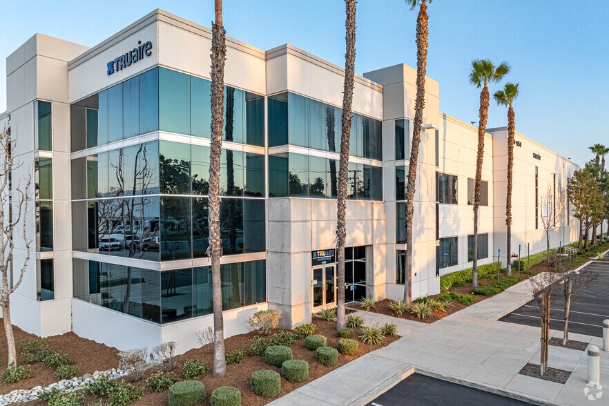 11130-11290 Bloomfield Ave, Santa Fe Springs, CA à louer - Photo principale – Image 1 sur 11