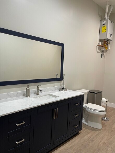 5627 Cahuenga Blvd, North Hollywood, CA à vendre - Photo intérieure – Image 3 sur 15