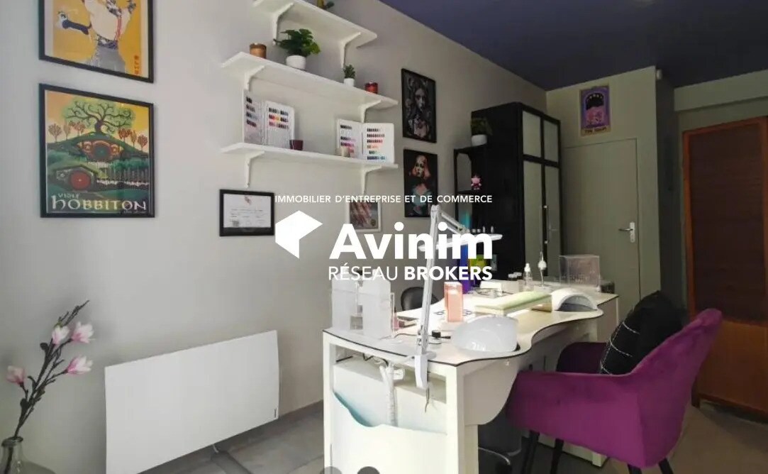 Local commercial dans Bron à louer Photo intérieure– Image 1 sur 3