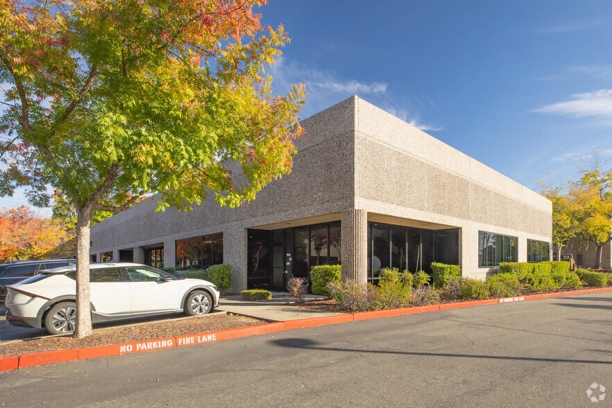 5130 Robert J Mathews Pky, El Dorado, CA à louer - Photo principale – Image 1 sur 3