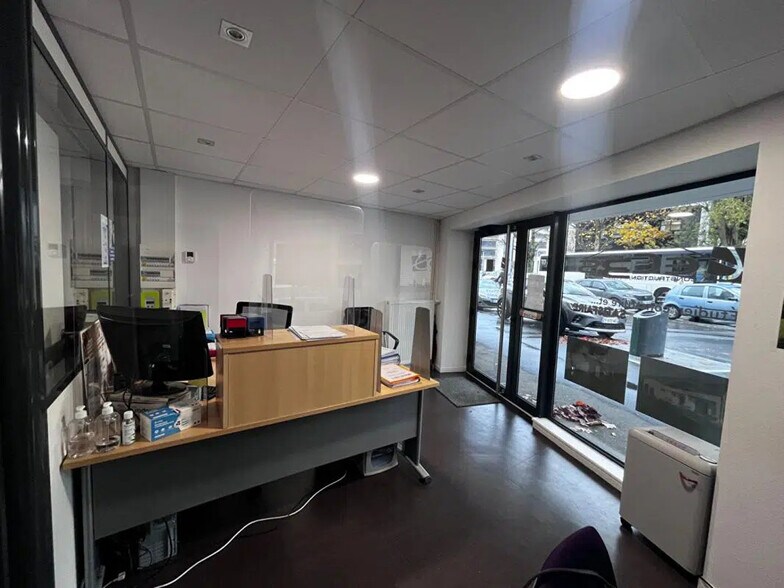 Bureau dans Caen à louer - Photo de l’immeuble – Image 2 sur 4