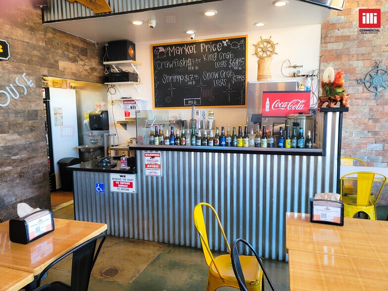 21001-21015 Sherman Way, Canoga Park, CA à louer - Photo intérieure – Image 2 sur 5