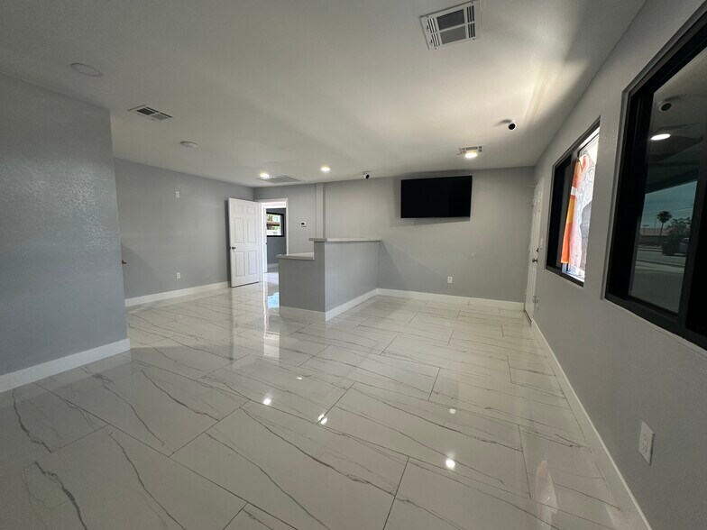 1406 W Camelback Rd, Phoenix, AZ à vendre - Photo de l’immeuble – Image 3 sur 8