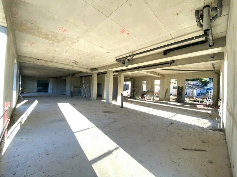 Bureau dans Cagnes-sur-Mer à vendre - Photo de l’immeuble – Image 3 sur 7