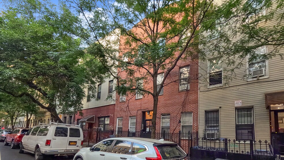 1494 & 1557 DEKALB AVENUE, BROOKLYN, NY portefeuille de 2 biens à vendre sur LoopNet.fr - Photo de l’immeuble – Image 3 sur 10
