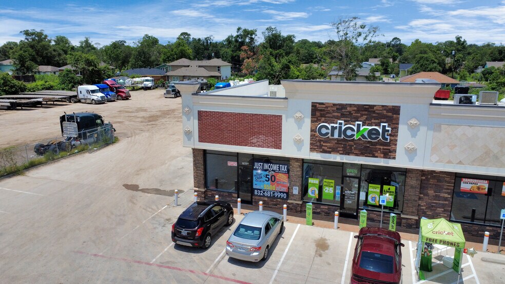 7803 Jensen Dr, Houston, TX à louer - Photo de l’immeuble – Image 3 sur 24