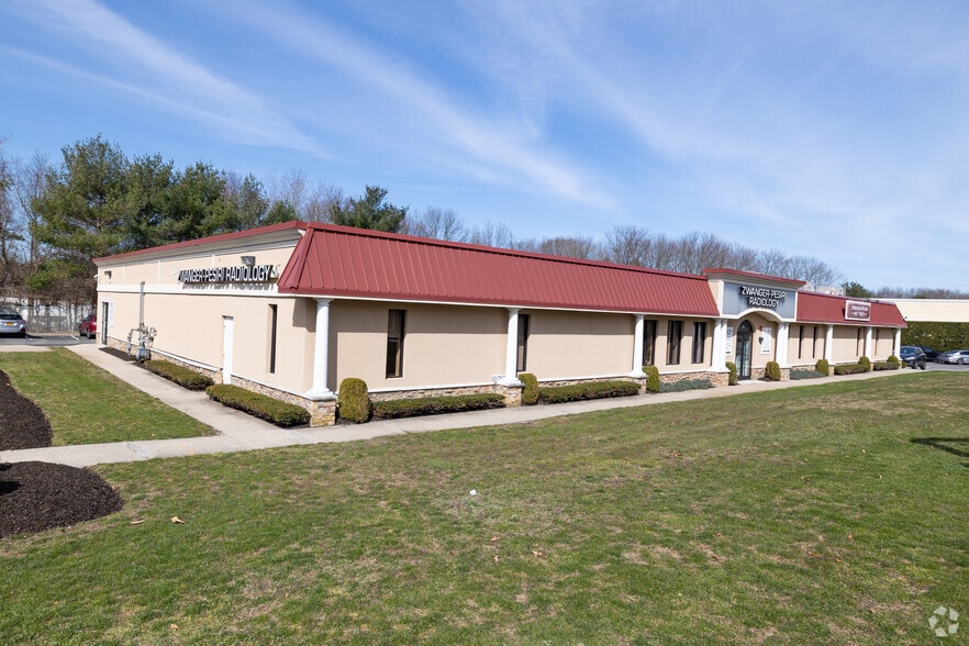 220 Belle Mead Rd, Setauket, NY à vendre - Photo de l’immeuble – Image 3 sur 10