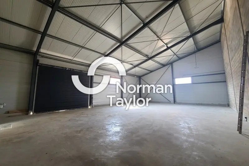 Local d’activités dans Béziers à louer Photo intérieure– Image 1 sur 12